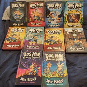 A bundle of 10 Dogman books by Dav Pilkey.